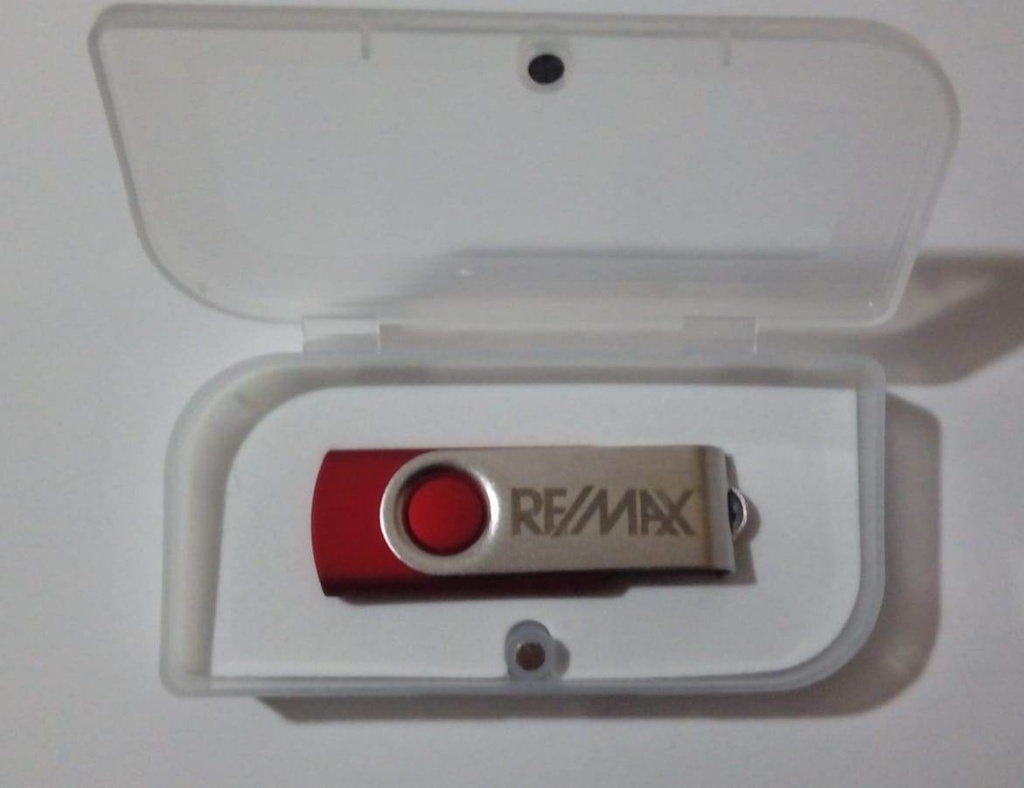 USB 16 GB  RE/MAX