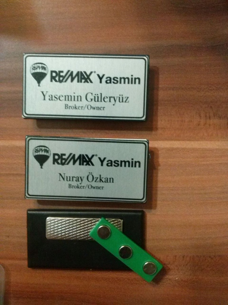 Yaka İsimliği  Gümüş Siyah